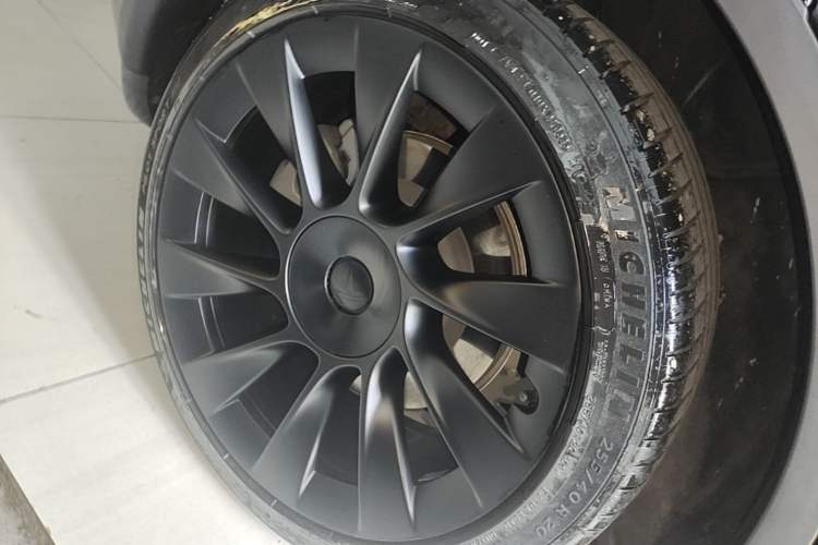 Used Tesla Model Y 2022 Revised Version Rear-Wheel Drive Right Rear Wheel Hub