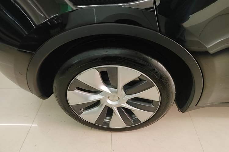 Used Tesla Model Y 2022 Revised Version Rear-Wheel Drive Right Rear Wheel Hub
