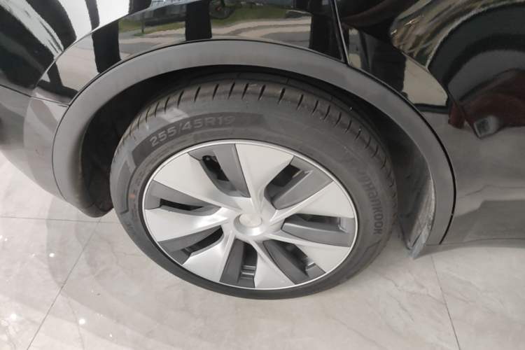 Used Tesla Model Y 2022 Rear-Wheel-Drive Version Right Rear Wheel Hub