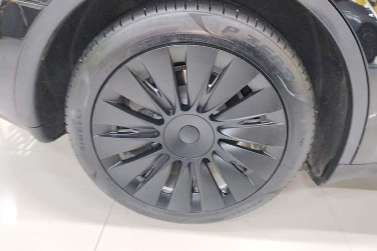 Used Tesla Model Y 2022 Revised Version Rear-Wheel Drive Right Rear Wheel Hub