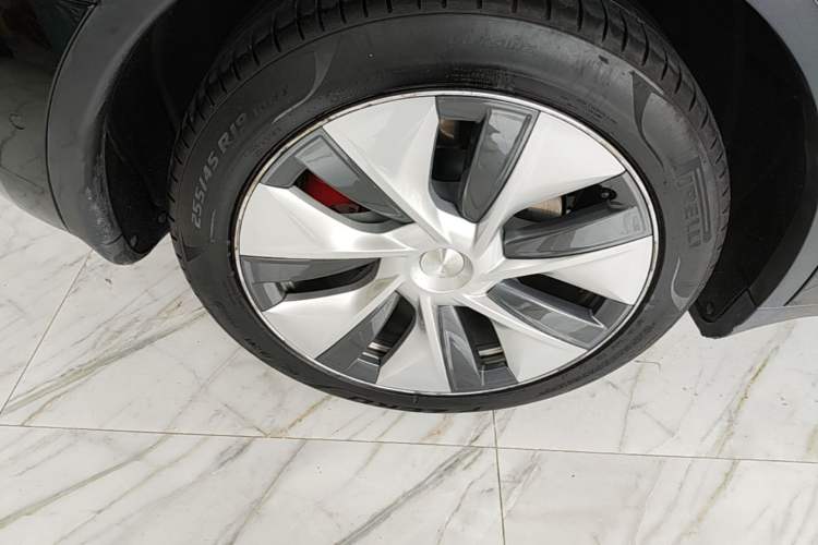 Used Tesla Model Y 2022 Revised Version Rear-Wheel Drive Right Rear Wheel Hub