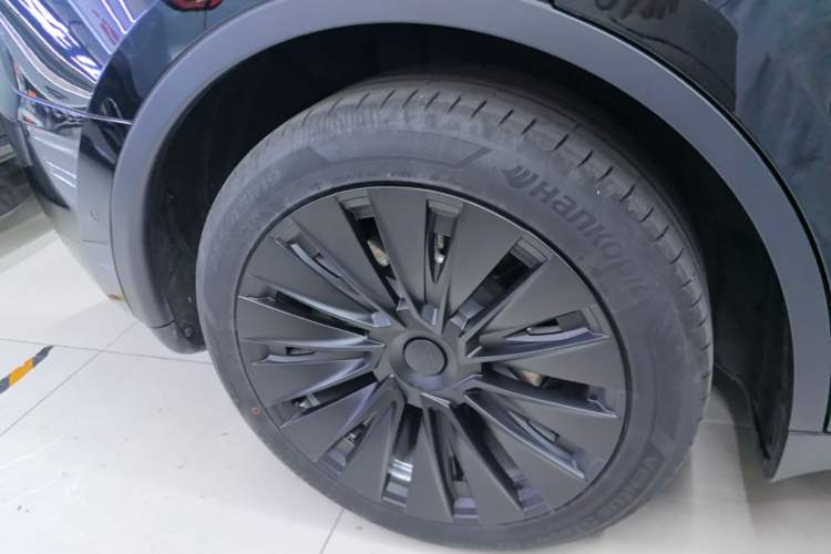 Used Tesla Model Y 2022 Revised Version Long-Range All-Wheel Drive Right Rear Wheel Hub