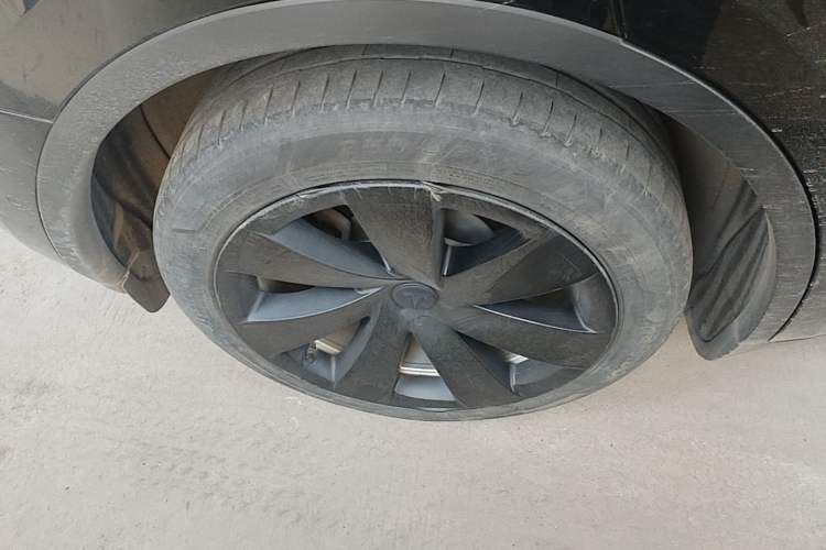 Used Tesla Model Y 2022 Rear-Wheel-Drive Version Right Rear Wheel Hub