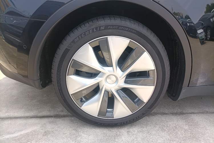 Used Tesla Model Y 2022 Revised Version Rear-Wheel Drive Right Rear Wheel Hub