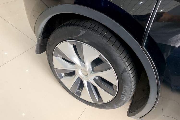 Used Tesla Model Y 2022 Revised Version Rear-Wheel Drive Right Rear Wheel Hub