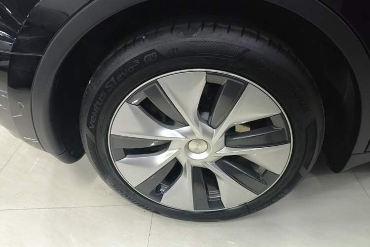 Used Tesla Model Y 2022 Rear-Wheel-Drive Version Right Rear Wheel Hub