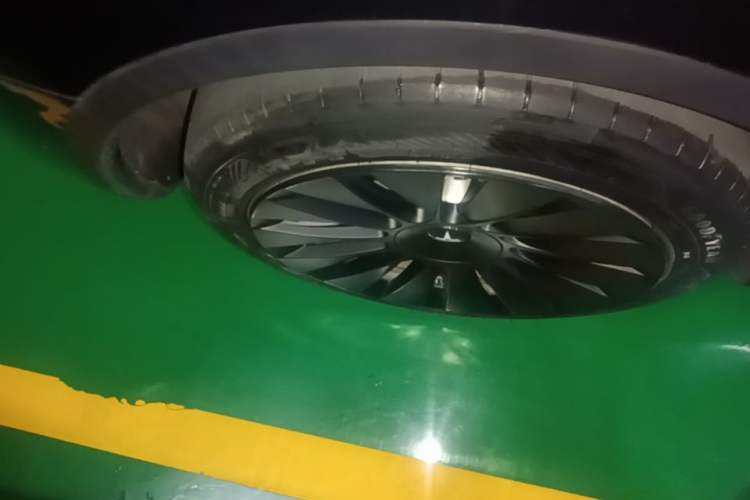 Used Tesla Model Y 2022 Revised Version Rear-Wheel Drive Right Rear Wheel Hub