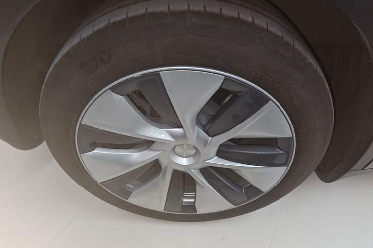 Used Tesla Model Y 2022 Revised Version Rear-Wheel Drive Right Rear Wheel Hub