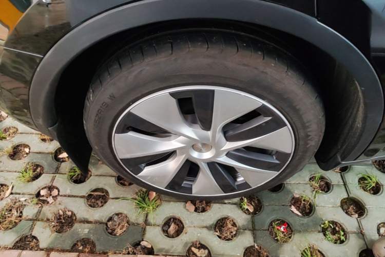Used Tesla Model Y 2022 Revised Version Rear-Wheel Drive Right Rear Wheel Hub