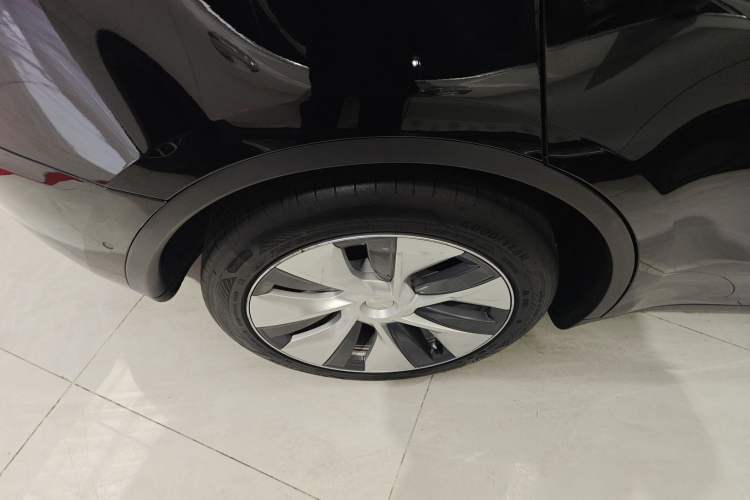 Used Tesla Model Y 2022 Revised Version Rear-Wheel Drive Right Rear Wheel Hub