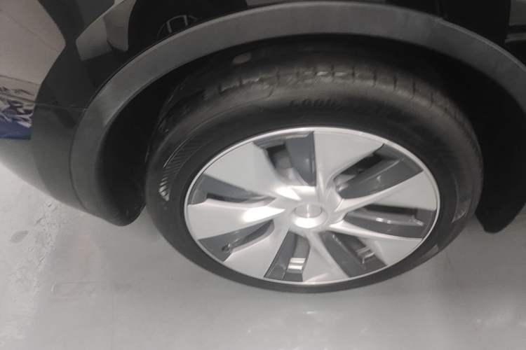 Used Tesla Model Y 2022 Revised Version Rear-Wheel Drive Right Rear Wheel Hub