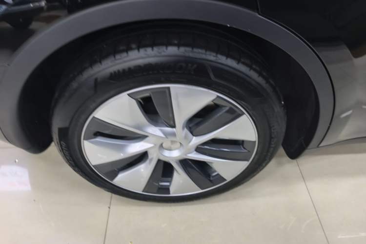 Used Tesla Model Y 2022 Revised Version Rear-Wheel Drive Right Rear Wheel Hub