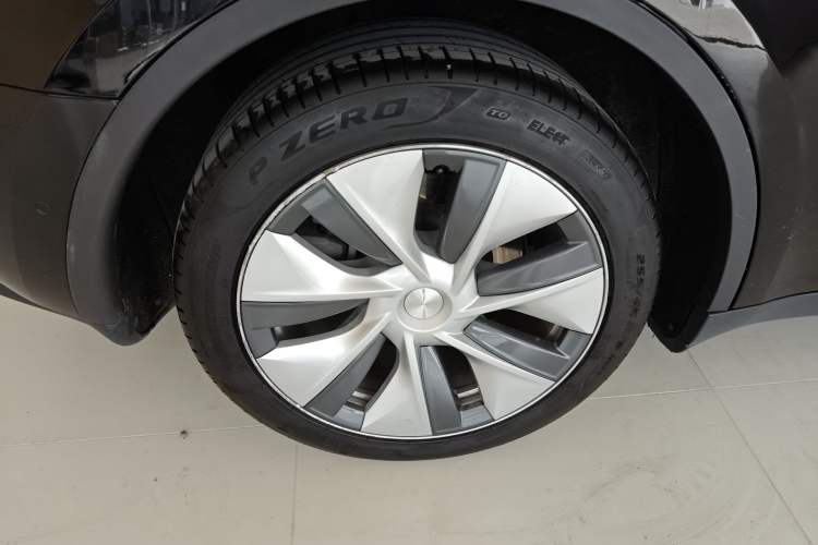 Used Tesla Model Y 2022 Revised Version Rear-Wheel Drive Right Rear Wheel Hub