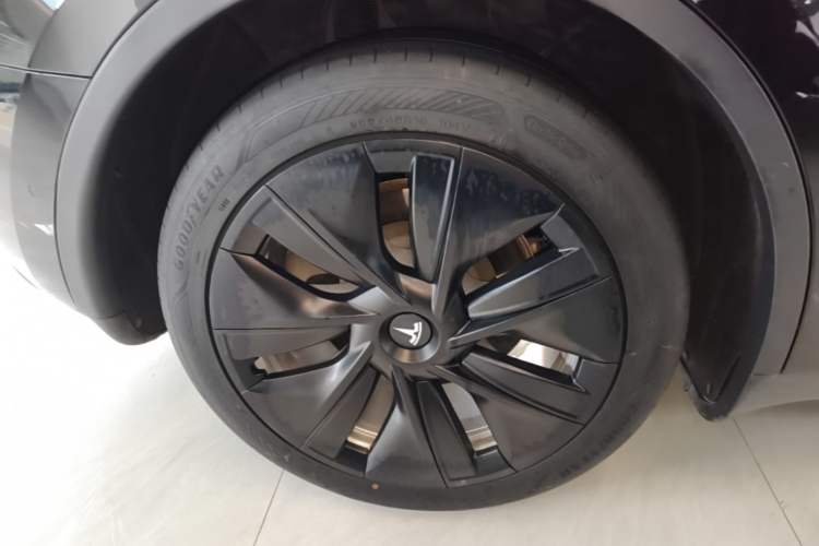 Used Tesla Model Y 2022 Revised Version Rear-Wheel Drive Right Rear Wheel Hub