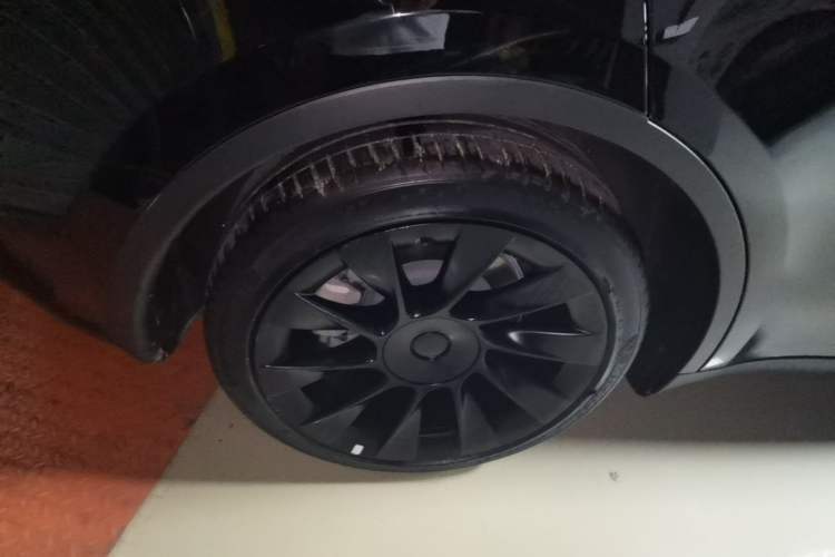 Used Tesla Model Y 2022 Rear-Wheel-Drive Version Right Rear Wheel Hub