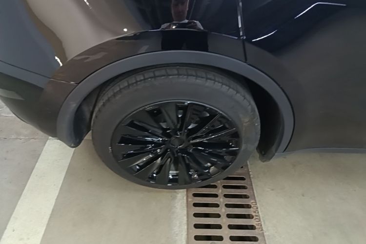 Used Tesla Model Y 2022 Rear-Wheel-Drive Version Right Rear Wheel Hub
