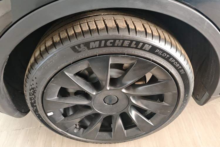 Used Tesla Model Y 2022 Revised Version Rear-Wheel Drive Right Rear Wheel Hub