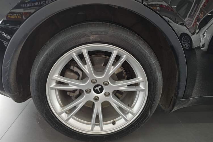 Used Tesla Model Y 2022 Revised Version Rear-Wheel Drive Right Rear Wheel Hub