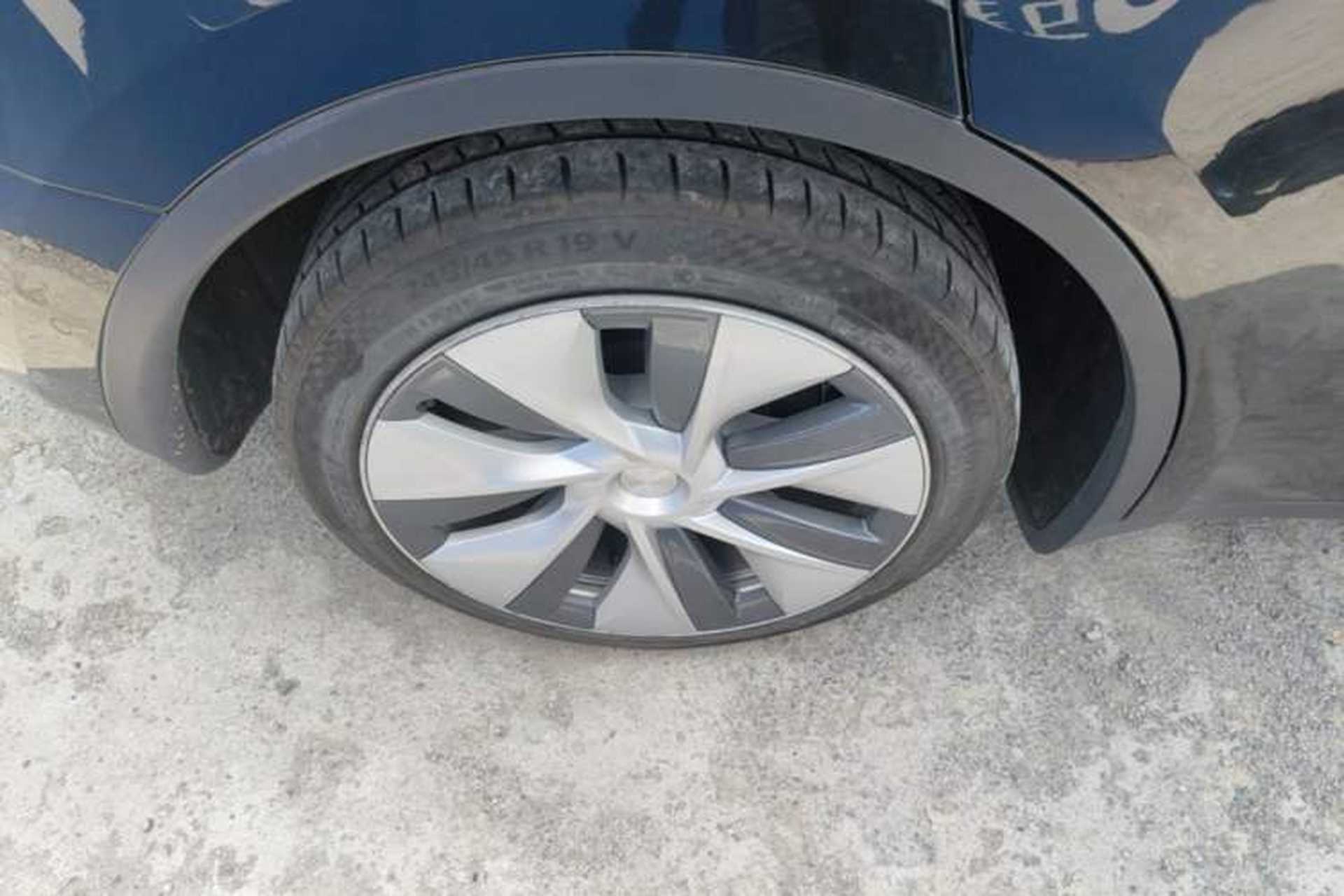 Used Tesla Model Y 2022 Revised Version Rear-Wheel Drive Right Rear Wheel Hub