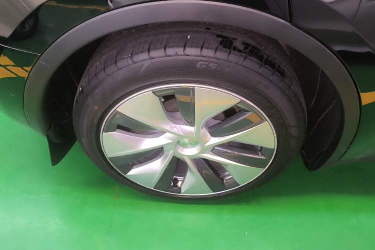 Used Tesla Model Y 2022 Revised Version Rear-Wheel Drive Right Rear Wheel Hub
