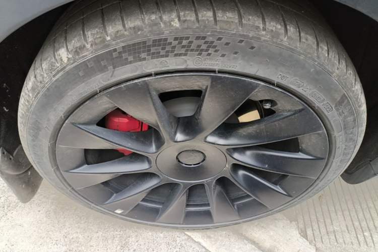 Used Tesla Model Y 2022 Revised Version Rear-Wheel Drive Right Rear Wheel Hub