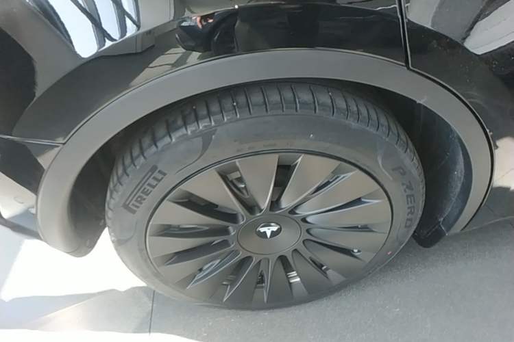 Used Tesla Model Y 2022 Revised Version Rear-Wheel Drive Right Rear Wheel Hub