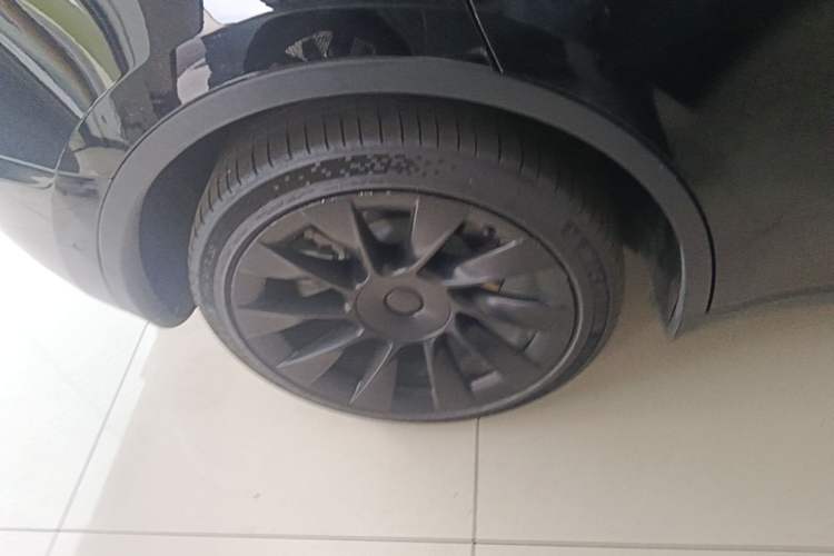 Used Tesla Model Y 2022 Rear-Wheel-Drive Version Right Rear Wheel Hub