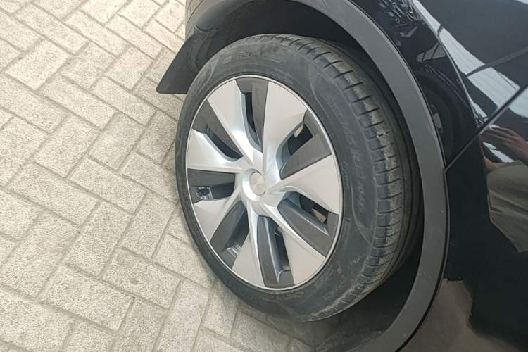 Used Tesla Model Y 2022 Revised Version Rear-Wheel Drive Right Rear Wheel Hub