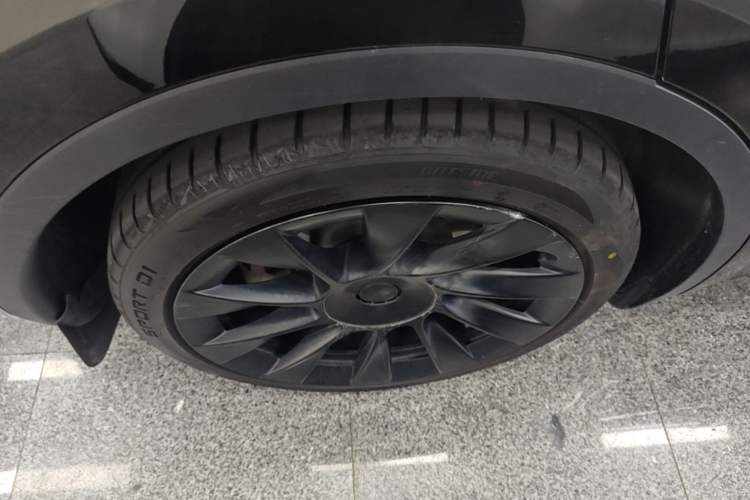 Used Tesla Model Y 2022 Revised Version Rear-Wheel Drive Right Rear Wheel Hub