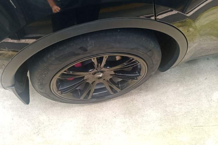 Used Tesla Model Y 2022 Revised Version Rear-Wheel Drive Right Rear Wheel Hub