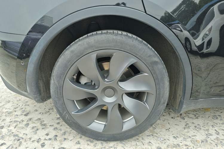 Used Tesla Model Y 2022 Rear-Wheel-Drive Version Right Rear Wheel Hub