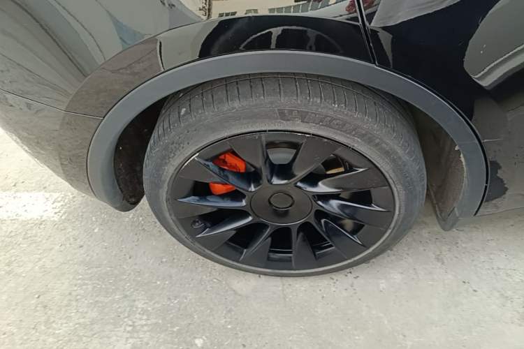 Used Tesla Model Y 2022 Revised Version Long-Range All-Wheel Drive Right Rear Wheel Hub