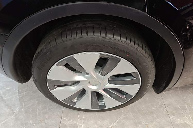 Used Tesla Model Y 2022 Revised Version Rear-Wheel Drive Right Rear Wheel Hub