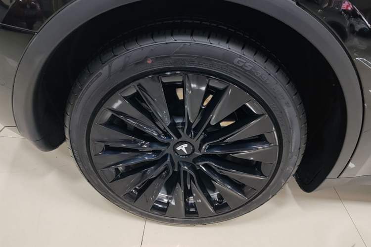 Used Tesla Model Y 2022 Revised Version Rear-Wheel Drive Right Rear Wheel Hub
