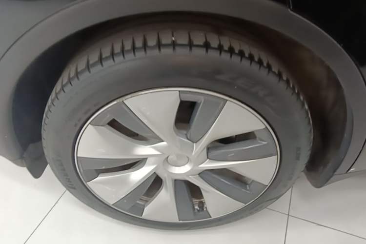 Used Tesla Model Y 2022 Revised Version Rear-Wheel Drive Right Rear Wheel Hub