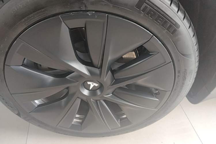 Used Tesla Model Y 2022 Revised Version Rear-Wheel Drive Right Rear Wheel Hub