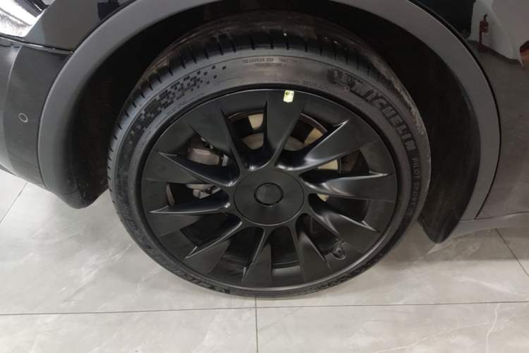 Used Tesla Model Y 2022 Revised Version Rear-Wheel Drive Right Rear Wheel Hub