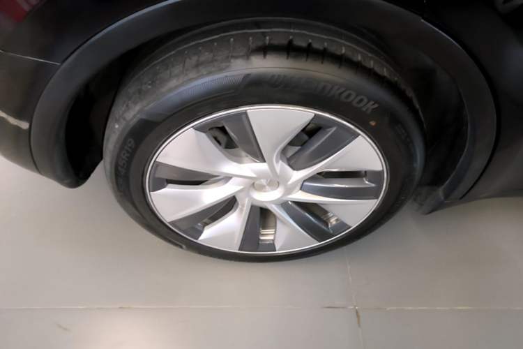Used Tesla Model Y 2022 Rear-Wheel-Drive Version Right Rear Wheel Hub