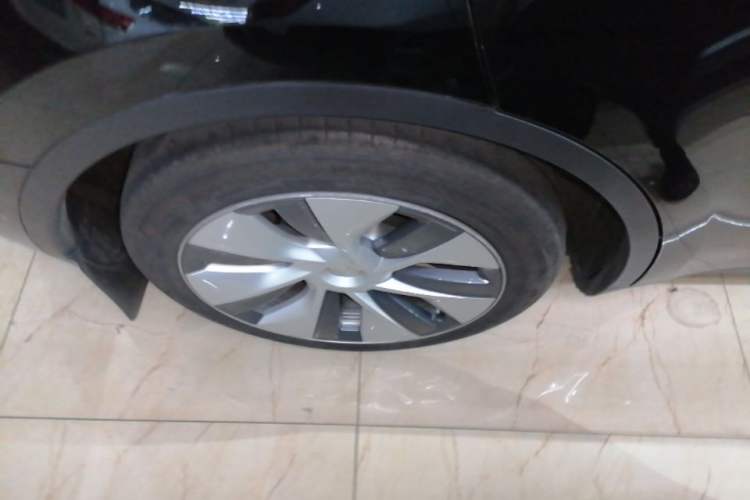 Used Tesla Model Y 2022 Revised Version Rear-Wheel Drive Right Rear Wheel Hub
