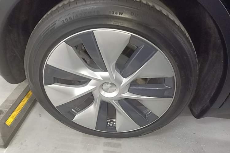 Used Tesla Model Y 2022 Revised Version Rear-Wheel Drive Right Rear Wheel Hub