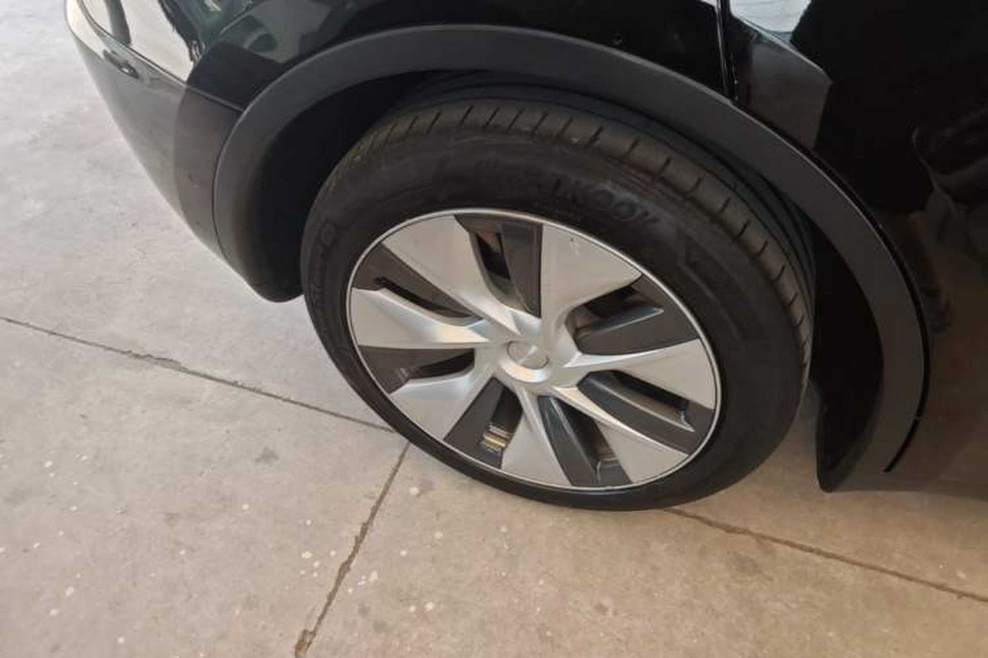 Used Tesla Model Y 2022 Rear-Wheel-Drive Version Right Rear Wheel Hub
