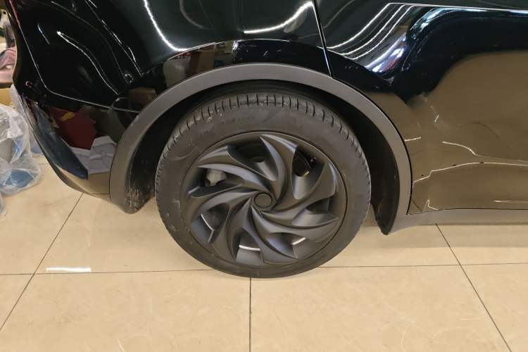 Used Tesla Model Y 2022 Revised Version Rear-Wheel Drive Right Rear Wheel Hub