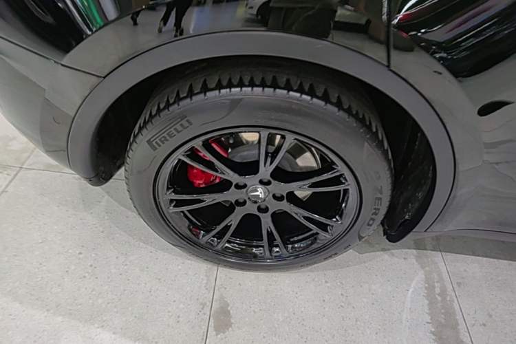 Used Tesla Model Y 2022 Revised Version Rear-Wheel Drive Right Rear Wheel Hub