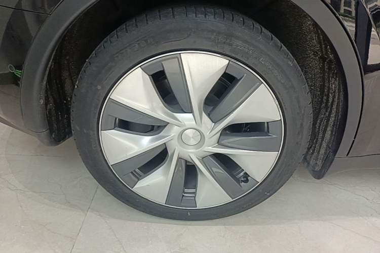 Used Tesla Model Y 2022 Revised Version Rear-Wheel Drive Right Rear Wheel Hub