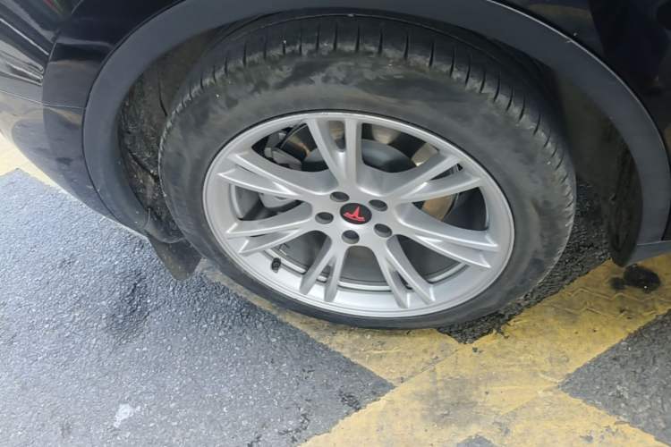 Used Tesla Model Y 2022 Revised Version Rear-Wheel Drive Right Rear Wheel Hub