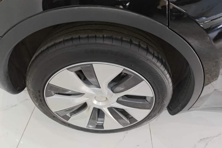 Used Tesla Model Y 2022 Revised Version Rear-Wheel Drive Right Rear Wheel Hub