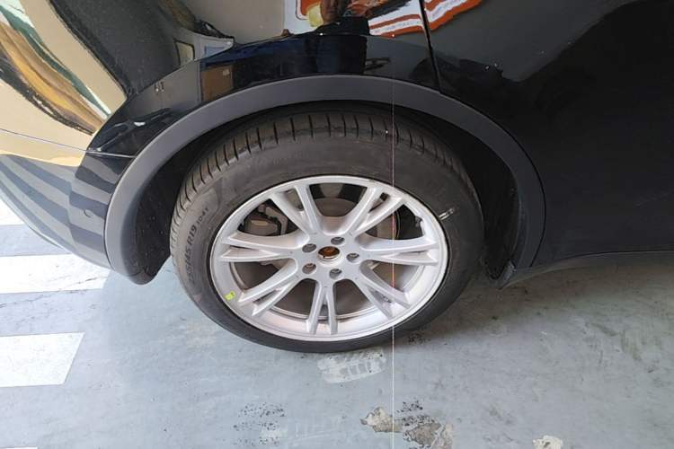 Used Tesla Model Y 2022 Revised Version Rear-Wheel Drive Right Rear Wheel Hub