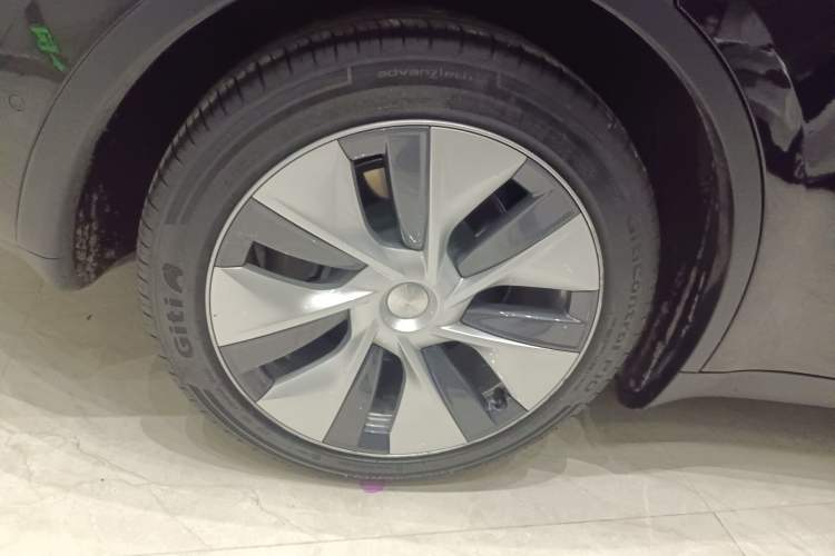 Used Tesla Model Y 2022 Revised Version Rear-Wheel Drive Right Rear Wheel Hub