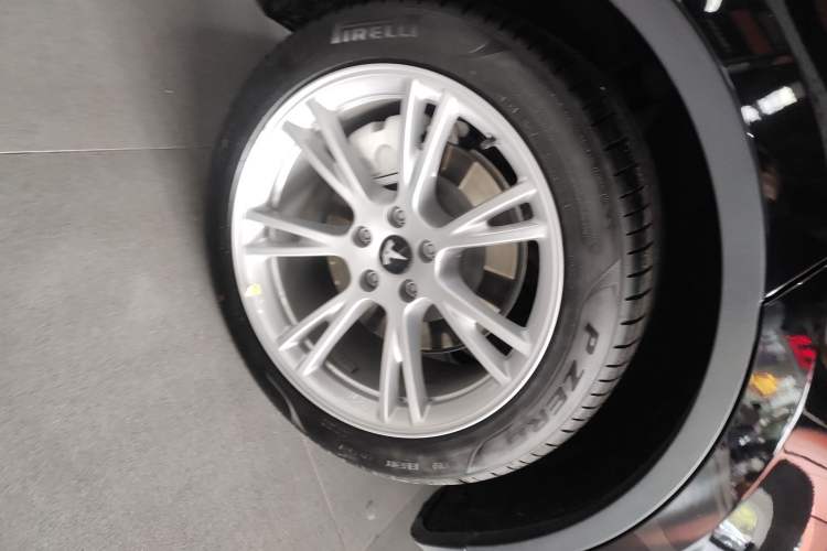 Used Tesla Model Y 2022 Revised Version Rear-Wheel Drive Right Rear Wheel Hub