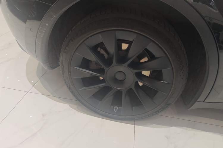 Used Tesla Model Y 2022 Rear-Wheel-Drive Version Right Rear Wheel Hub